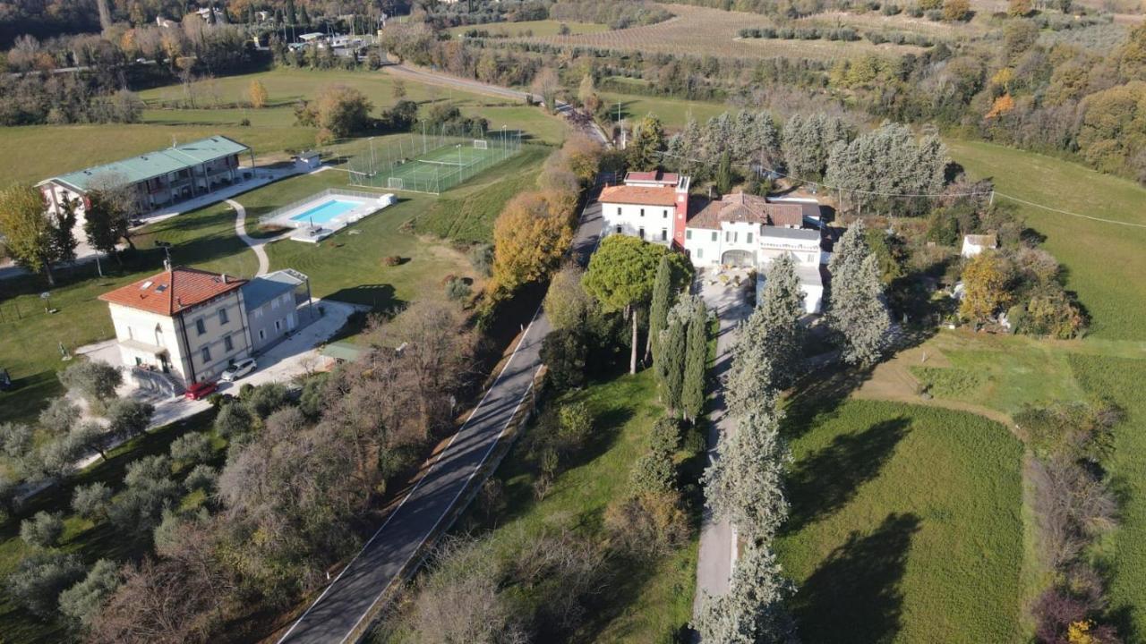 Country Esmera Desenzano del Garda Exterior photo