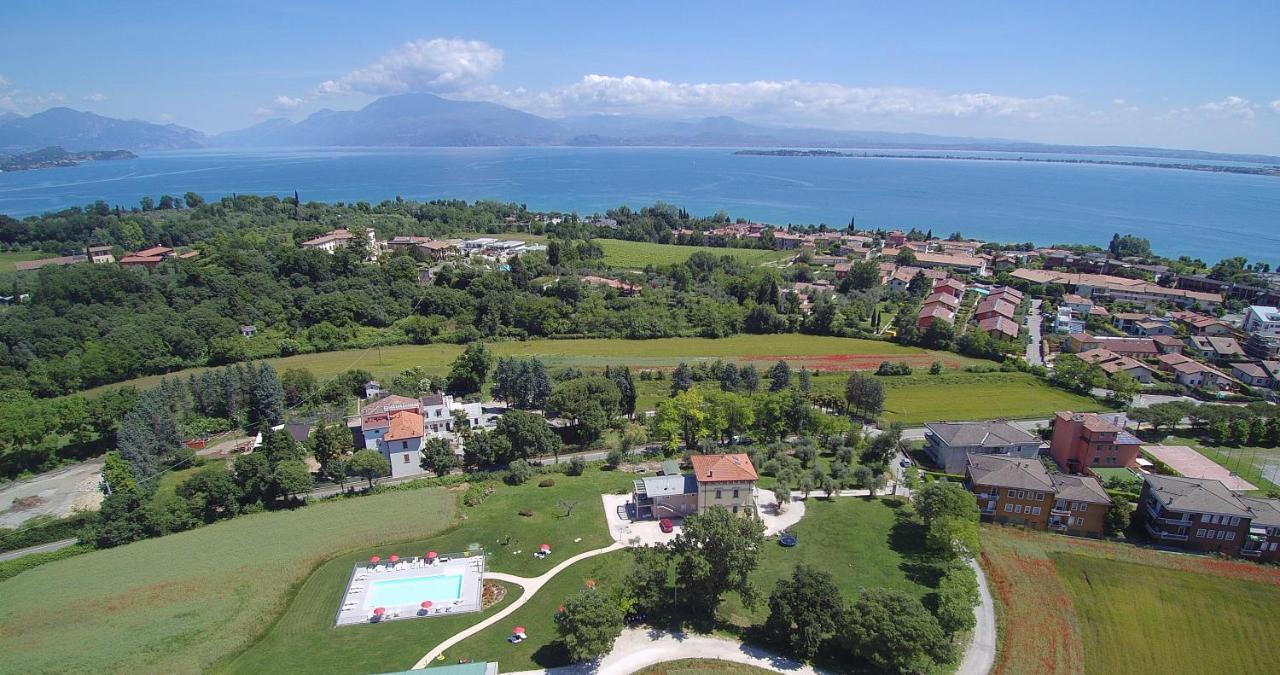 Country Esmera Desenzano del Garda Exterior photo